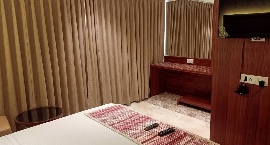 The Crown Business Hotel, Thane 3