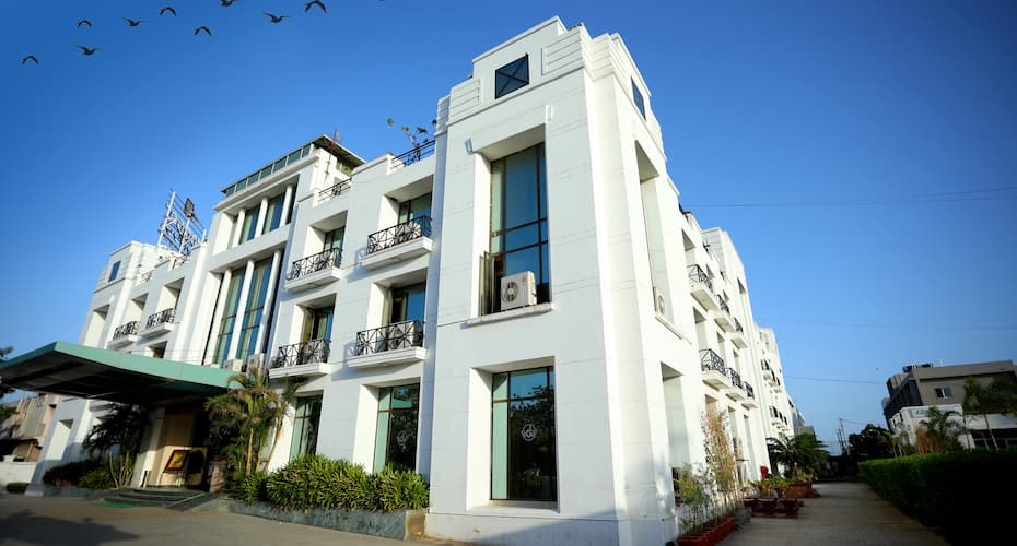 Renest Gandhidham, Gandhidham 1