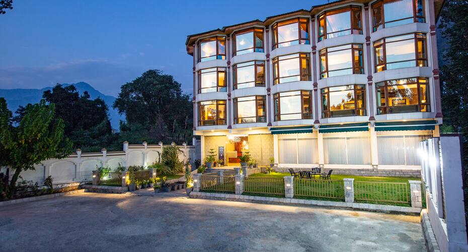 Hotel Grand Mahal, Srinagar 2