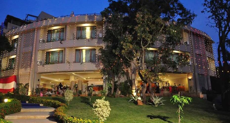 Silverador Resort, Mumbai 1