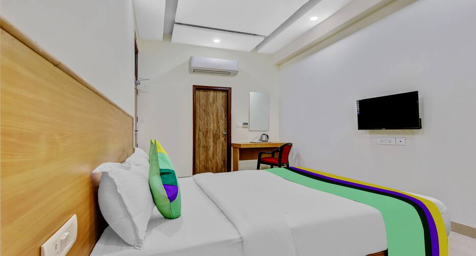 Treebo Trend The Noida Corporate Suites, Noida 4