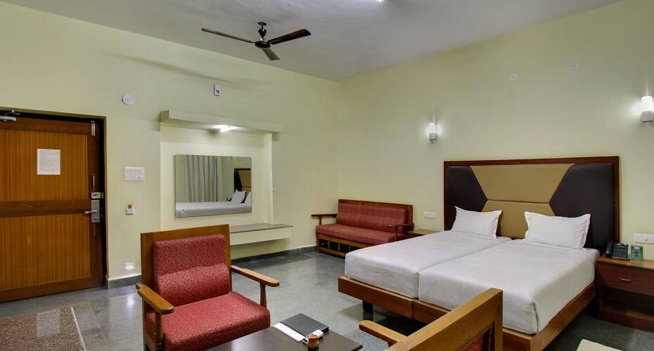 Kanthi Resorts - 25 Kms from Badami, Bagalkot 1