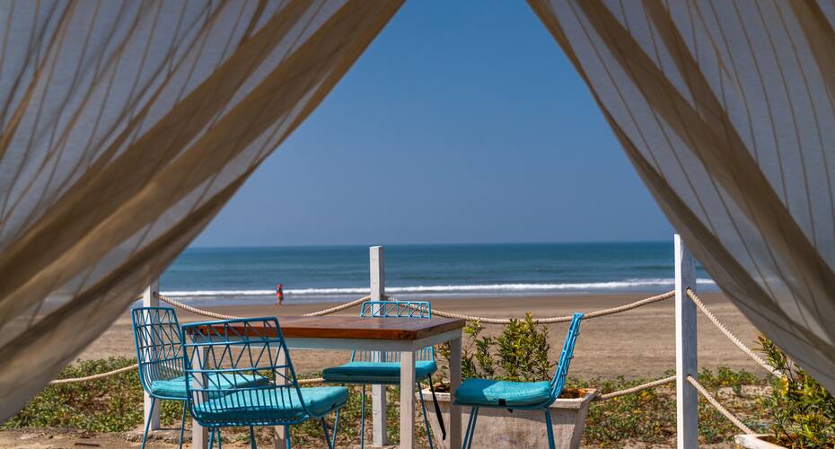 Living Room Beach Resort, Goa 3