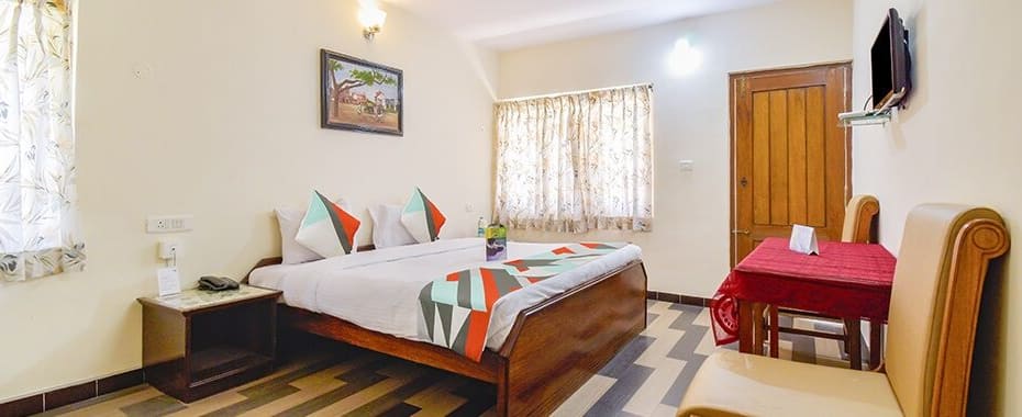 https://imgcld.yatra.com/ytimages/image/upload/t_hotel_yatra_details_desktop/v2467351564/Hotel/00188852/main_photos_fabexpress_wenlock_homes_ooty_Hotels_20190412024706_3T7INt.jpg