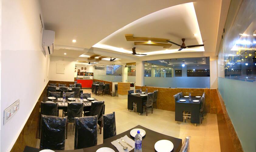 Gateway Airport Hotel, Kannur 4
