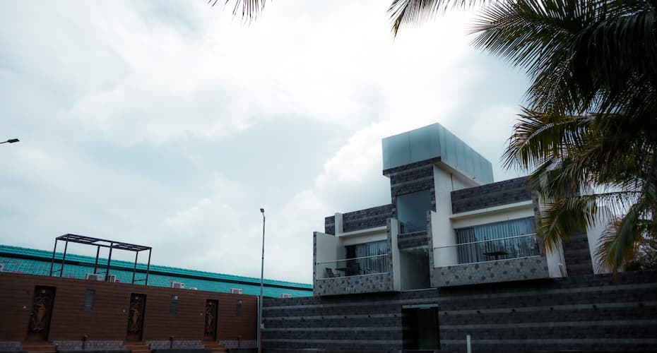 Anand Resort - A Luxury Private Pool Villa in Nashik, Trimbakeshwar 4