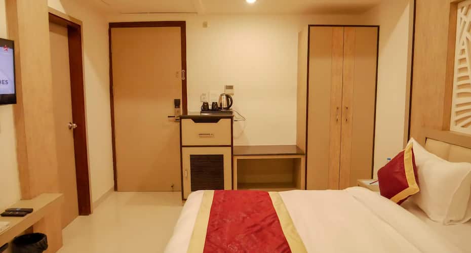 Emporio Hotel, Haldwani 5