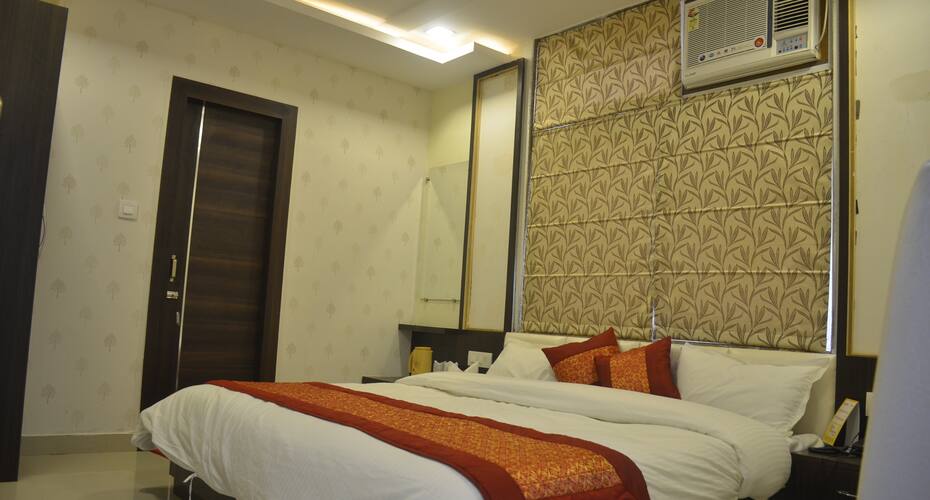 Hotel Krishna Galaxy, Kanpur 2