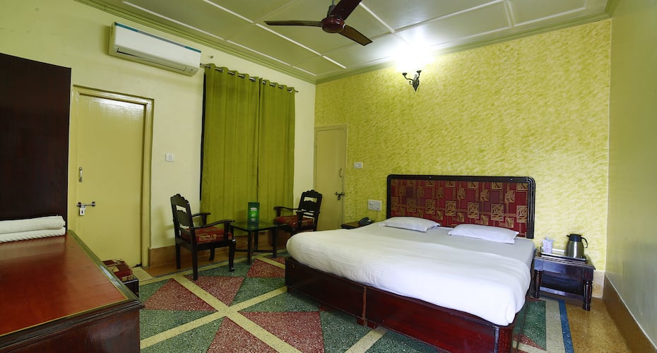 Hotel Samrat International, Mount Abu 1