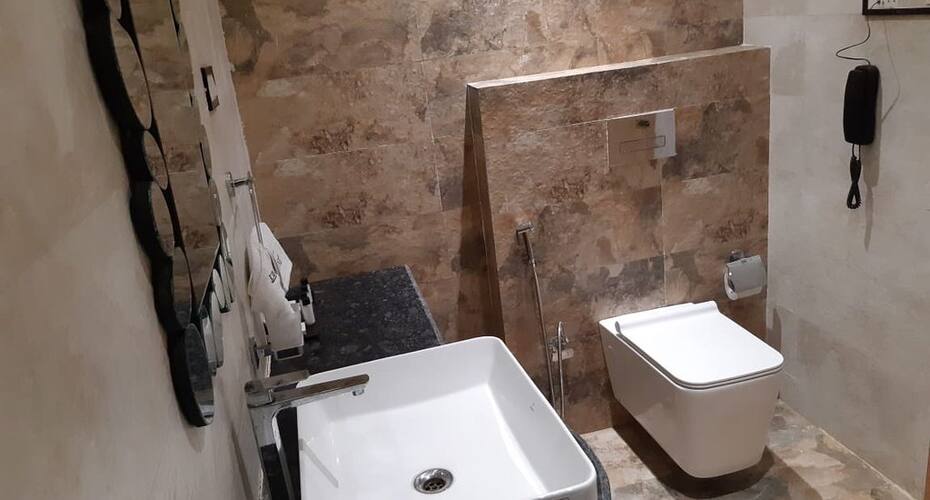 Cennet Hotel Allahabad, Allahabad 4