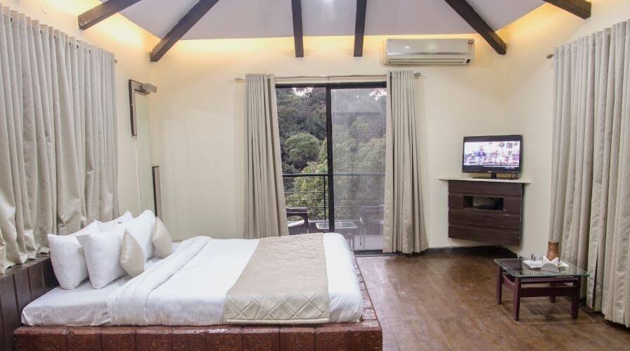 Misty Meadows Villa, Mahabaleshwar 4