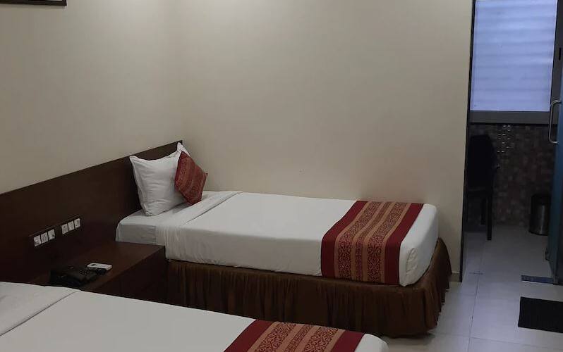 Hotel Samarat, Kolkata 2