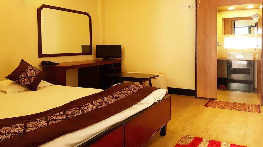 Madhu Milan Guest, Kolkata 3