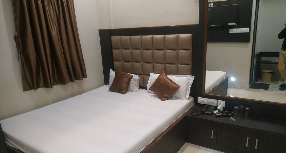 The Premier Inn, Kolkata 1