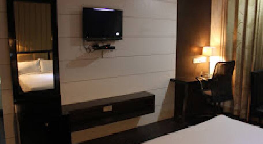 Hotel Indira Grand, Gudivada 4