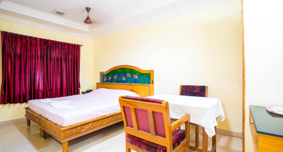 Hotel TamilNadu, Courtrallam 1