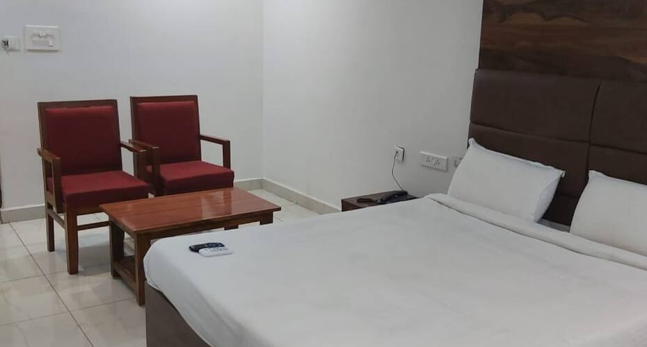 Sahasra DLA AC Rooms & Convention Hall, Warangal 5