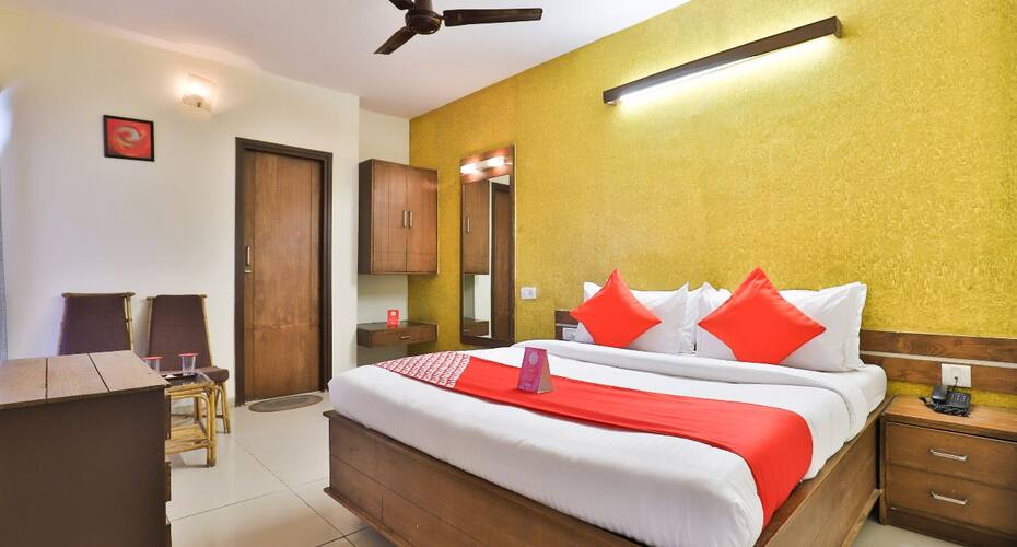 Hotel Royal, Vadodara 1