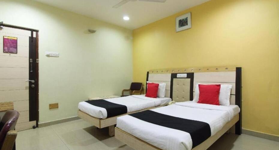 City Grand Hotel, Warangal 2