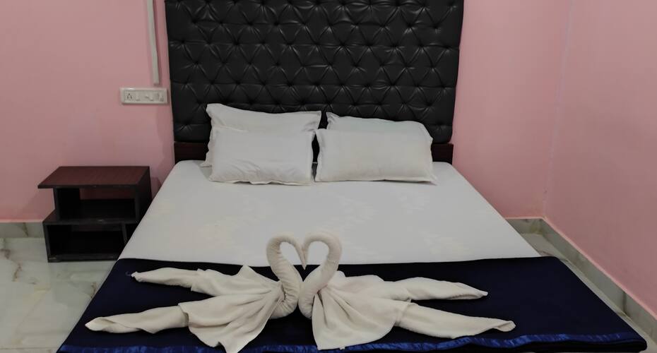 Honeymoon Beach Resort, Havelock Island 3