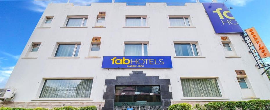 https://imgcld.yatra.com/ytimages/image/upload/t_hotel_yatra_details_desktop/v6892736001/Hotel/00188787/photos_fabhotel_marble_arch_karol_bagh_new_delhi_Hotels_1573797834693_2S9NYi.jpg