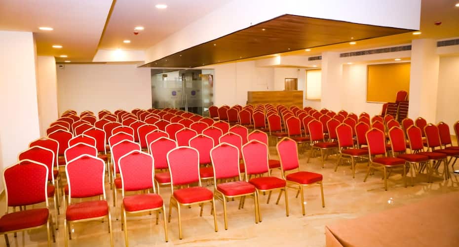 Hotel RN Grand, Vijayawada 4
