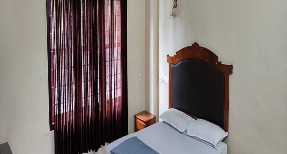 Sahari Hotel, Kochi 4