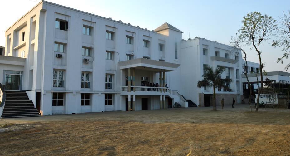 Hotel Yuvraj Deluxe, Begusarai 3