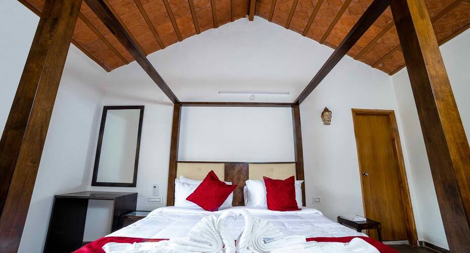 Brown Town Resort & Spa, Hyderabad 5