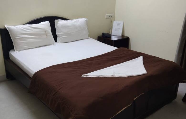 R GRAND COMFORT STAYS, Hyderabad 5