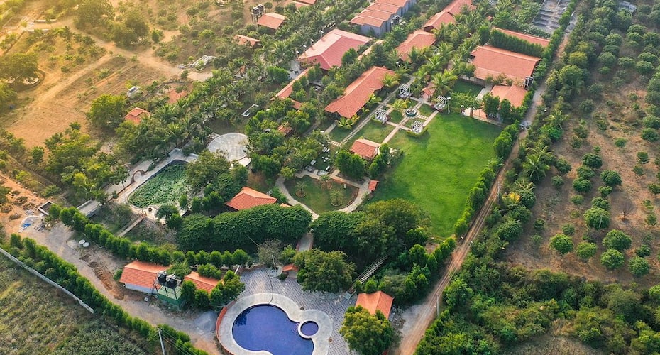 Brown Town Resort & Spa, Hyderabad 2