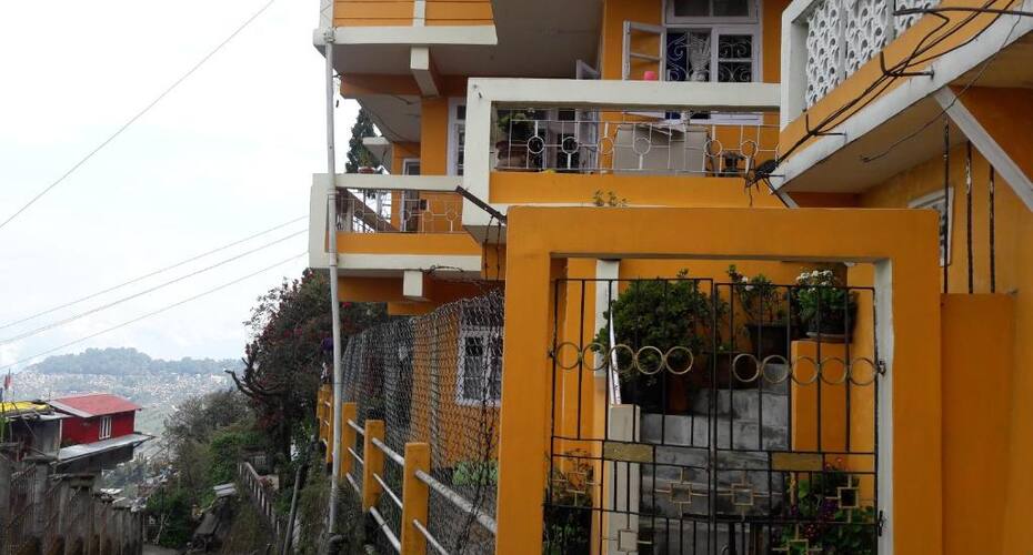 Vajra Kunj Homestay, Darjeeling 2