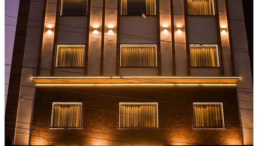 Hotel The Down Town, Kanpur 3