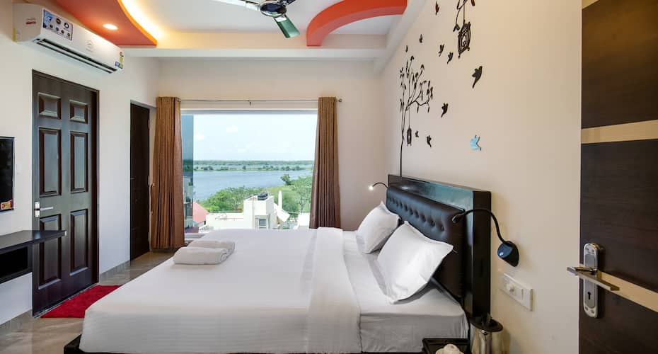 Crystal Lake Service Apartments, Coimbatore 3