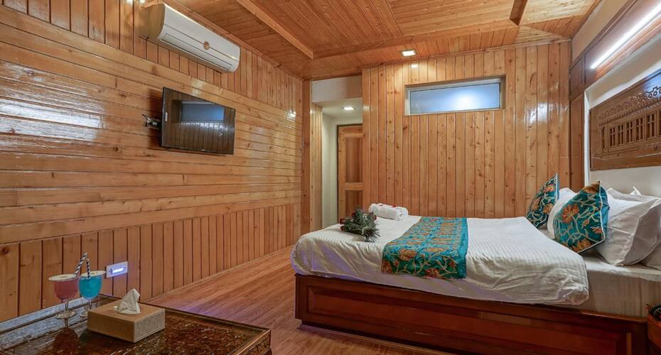 Hotel Regal Palace, Srinagar 4