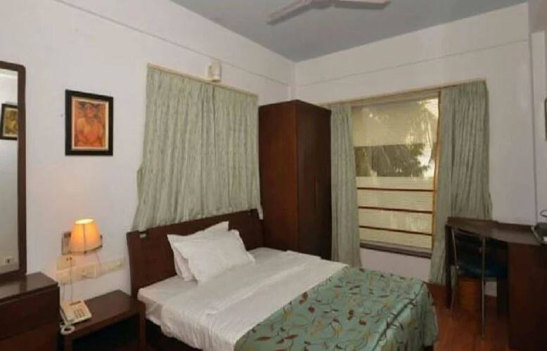 Hotel Samarat, Kolkata 5