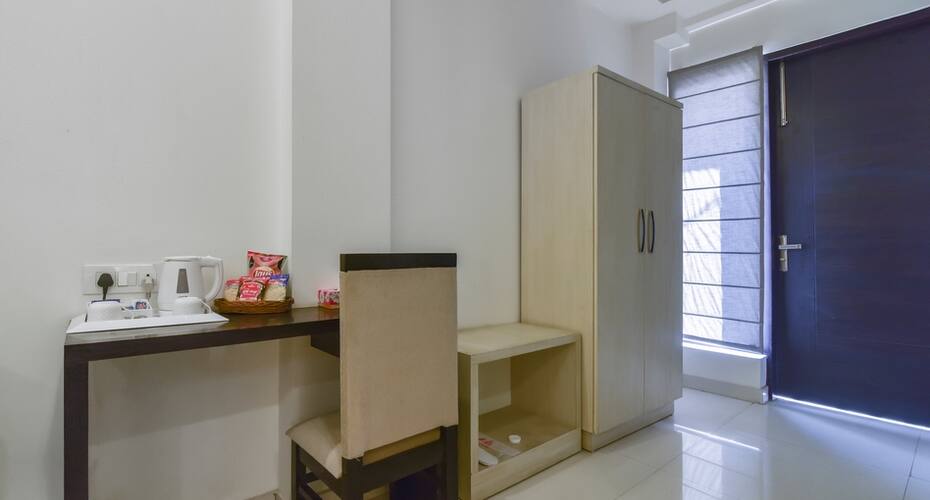 Royal Residence K190, Gurgaon 4