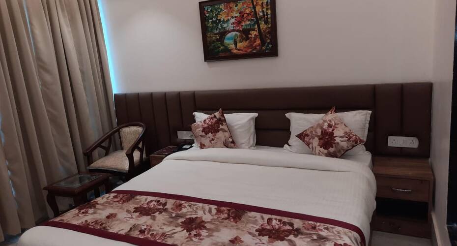 Hotel Four(4) View Grand, Allahabad 5