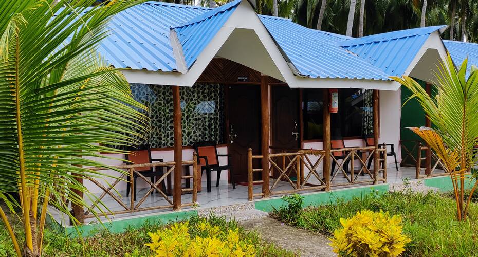 Honeymoon Beach Resort, Havelock Island 1