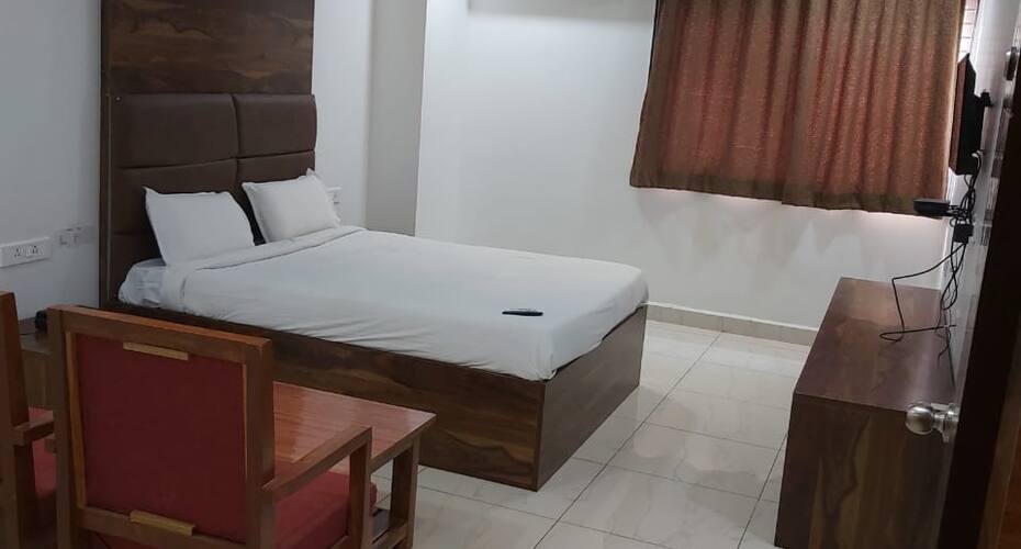 Sahasra DLA AC Rooms & Convention Hall, Warangal 4