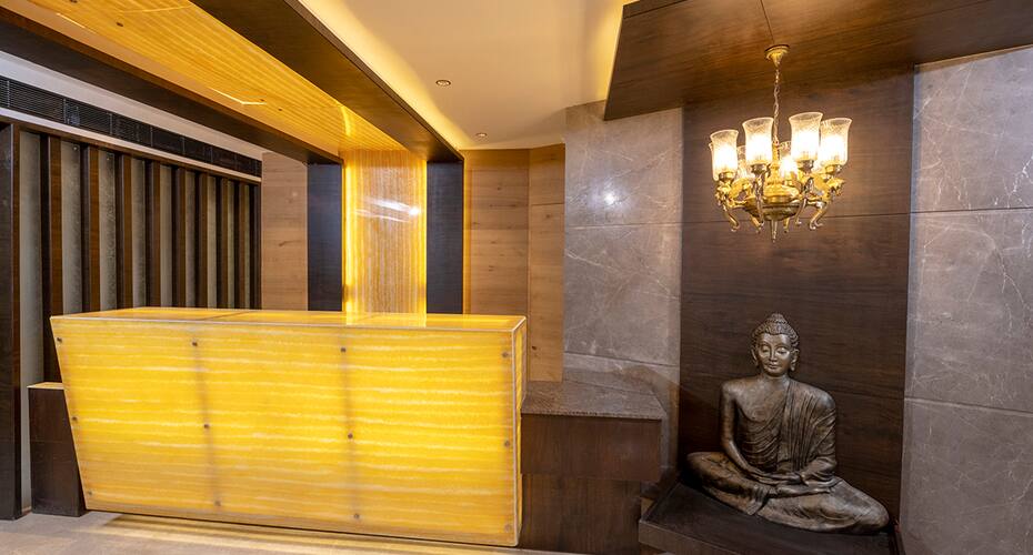 The Leela Park by TGI, Bangalore 4
