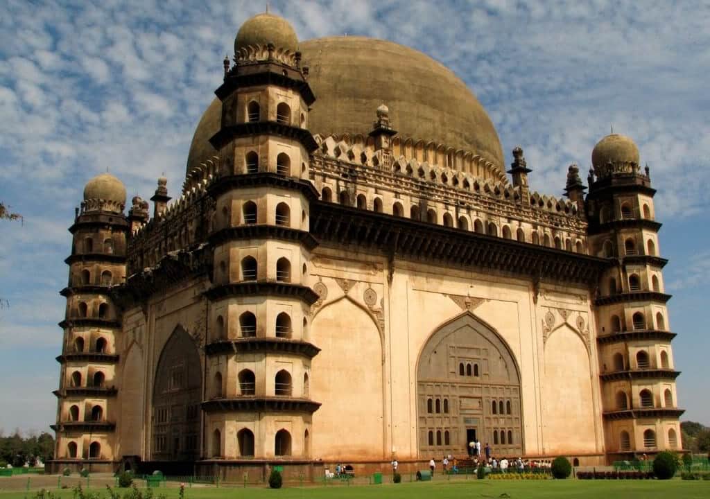 Gol Gumbaz (Bijapur) - History, How to Reach, Timings & Online Ticket  Booking