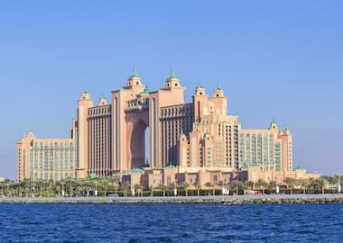 Discover Dubai's Splendor With An Exclusive Night At Palm Jumeirah