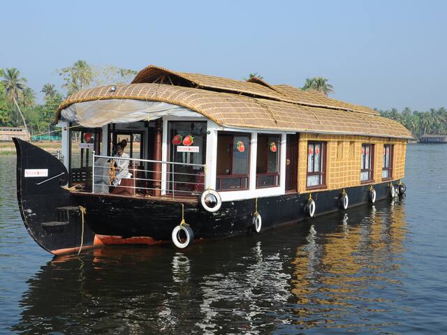 Book Dream Holiday Kerala Tour Packages Munnar Sightseeing Yatra Com The state government of kerala published a new list of holidays during the year 2019 for government offices and banks. book dream holiday kerala tour packages