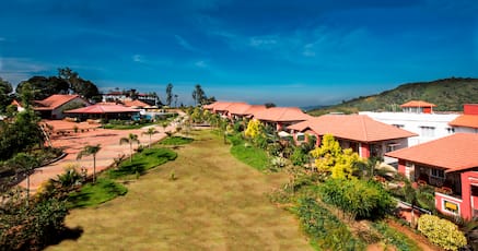 6 Family Get Together In Madikeri 2999 Night Travelguru By staying with a host family, those looking for short and long term accommodation in madikeri can avail of weekly and monthly. travelguru
