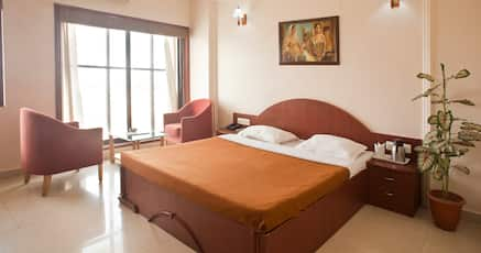 Hotels With Currency Exchange In M G Road Porbandar 1290 Night - 