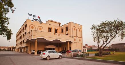 Book 3 Star Hotel Near Bathinda Railway Station Bhatinda In this video i will show you t point, iti chowk, entrance of barnala city. near bathinda railway station bhatinda