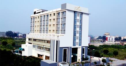 260 Hotels Near Sahara Hospital Gomtinagar Lucknow Room