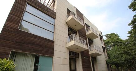 Hotels Near Signature Tower New Delhi With Wifi - 