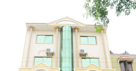 Hotels Near Arya Vysya Sangam Temple Tirupati With Restaurants That Deliver Financial assistance to economically backward and meritorious students. travelguru